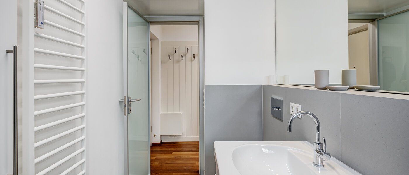 Ravna stran München Altbogenhausen 03 Kopalnica 12943