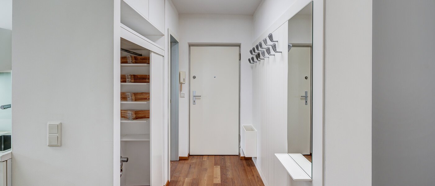 Ravna stran München Altbogenhausen 01 Koridor/hodnik 12943