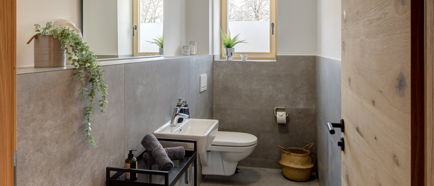 Plat Gmund am Tegernsee 01 Gastentoilet 12955