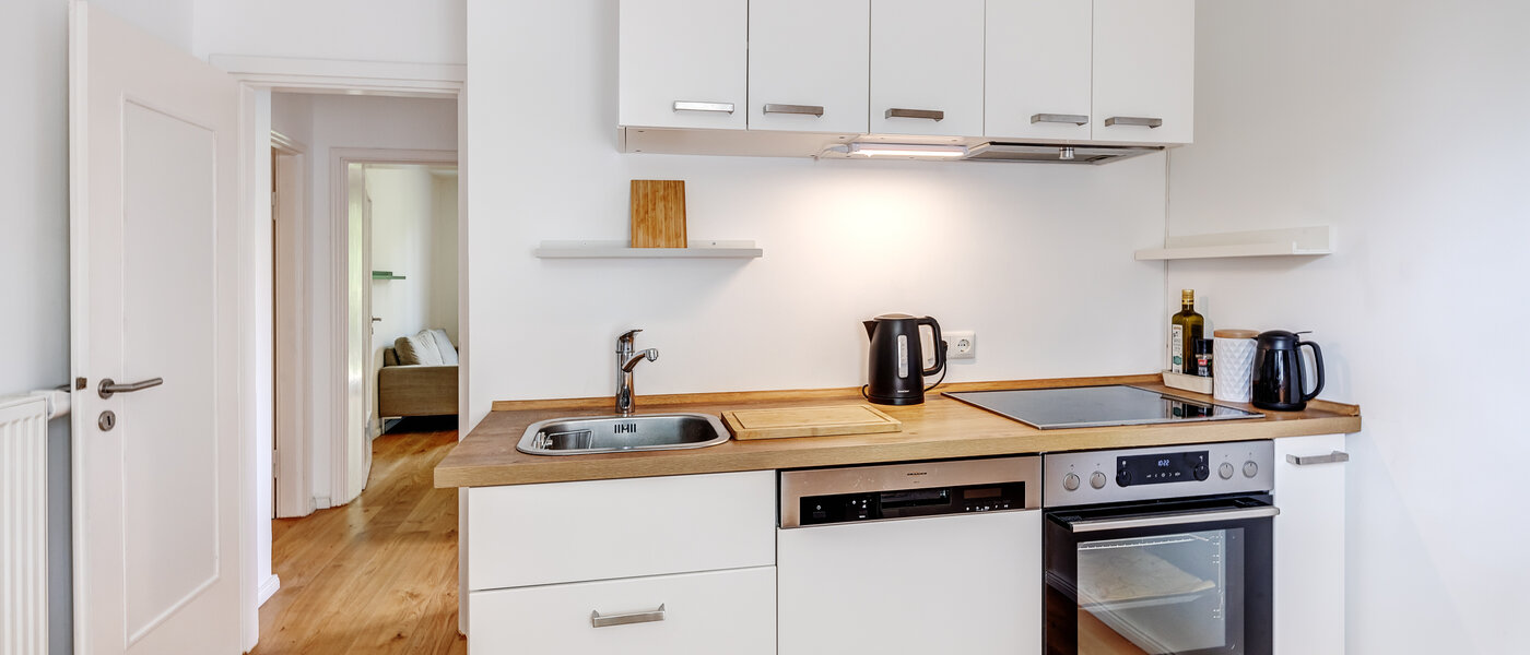 Апартамент с градина Germering 01 Кухня 13004