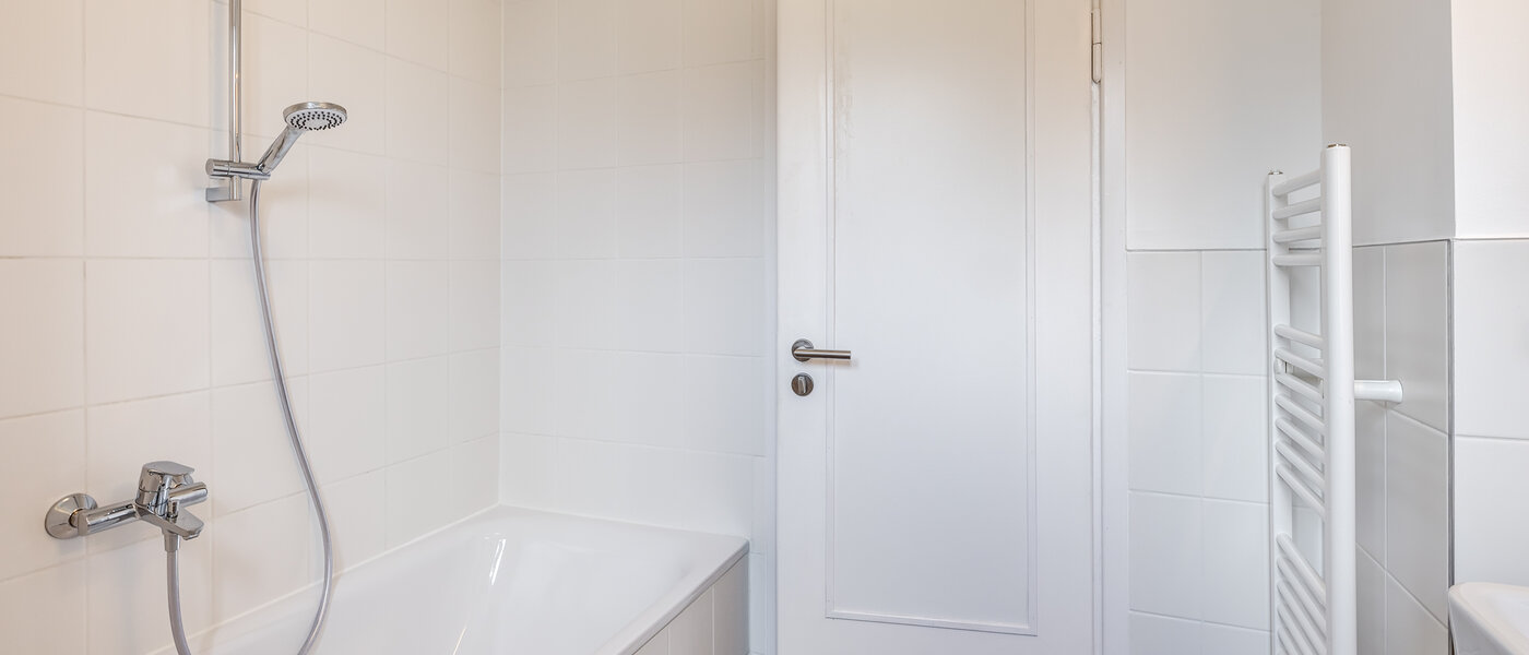 Апартамент с градина Germering 02 Баня 13004