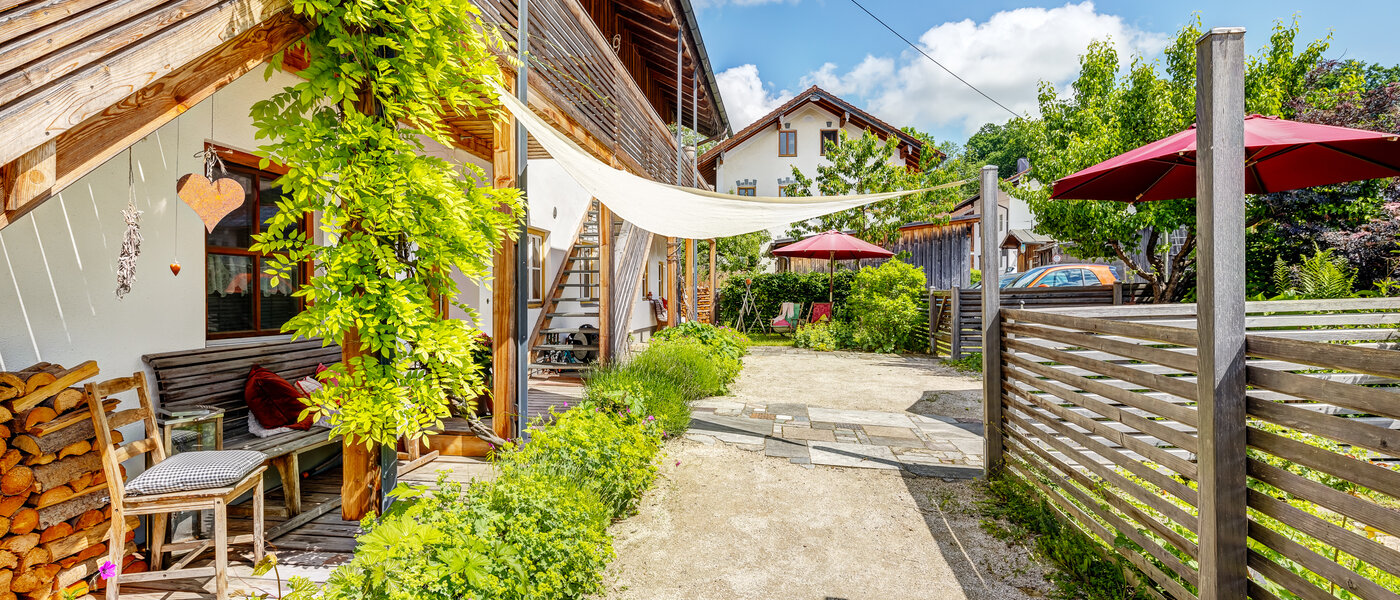 Lapos Tuntenhausen 01 Belső udvar 13021