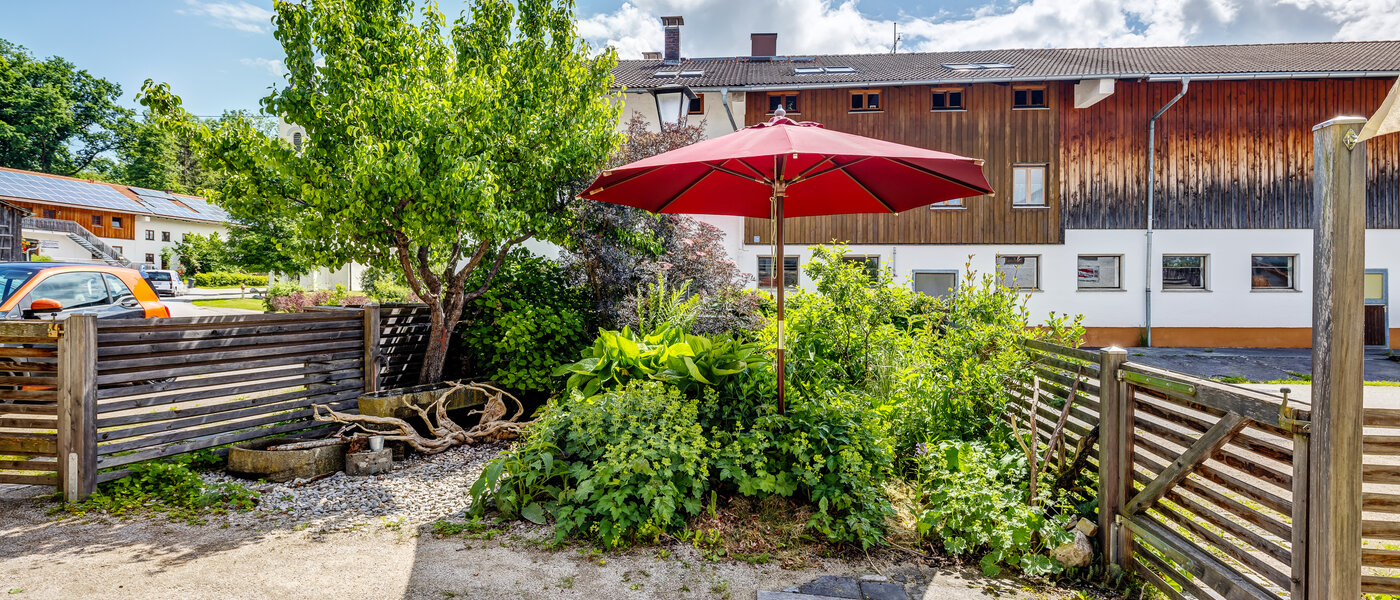 Lapos Tuntenhausen 02 Belső udvar 13021