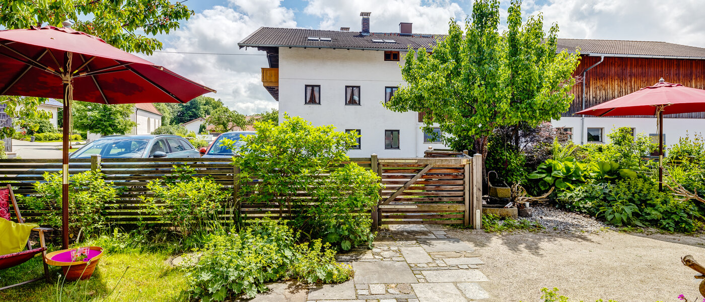 Lapos Tuntenhausen 04 Belső udvar 13021