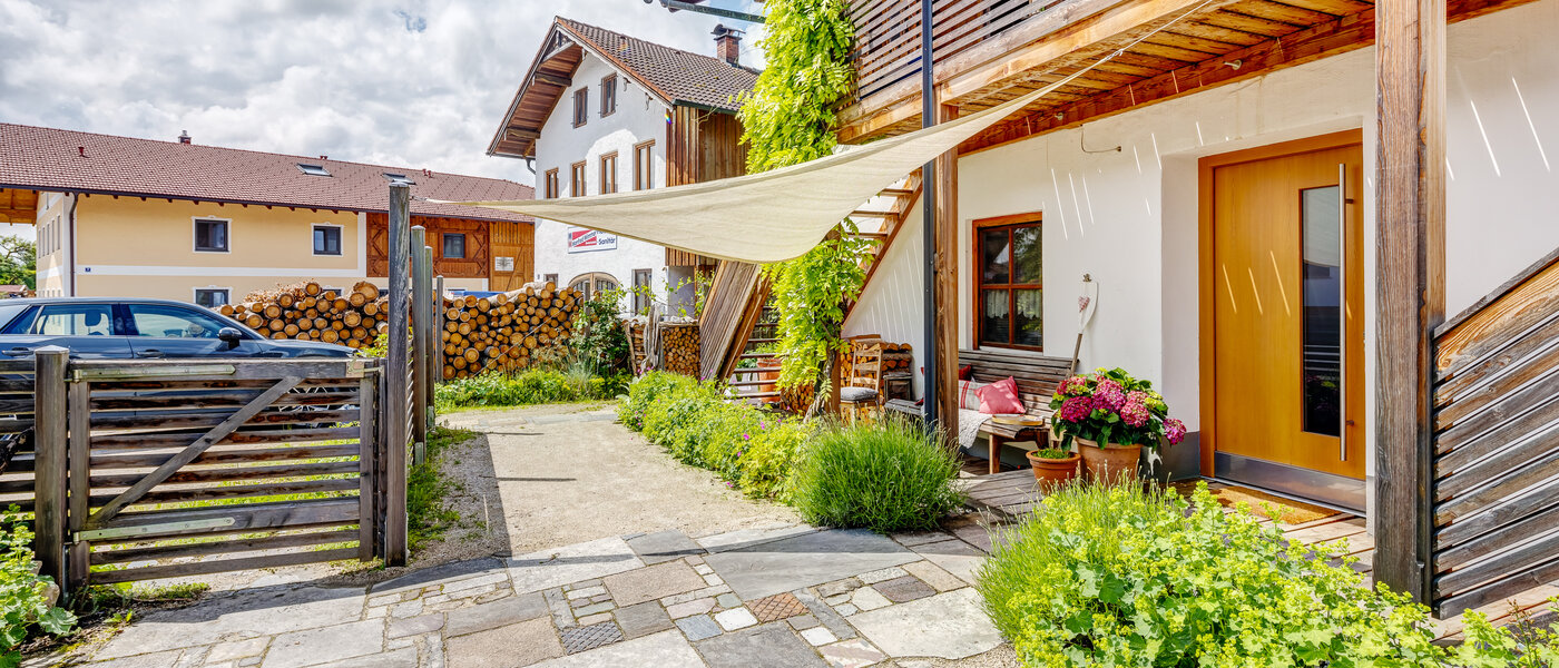 Lapos Tuntenhausen 05 Belső udvar 13021