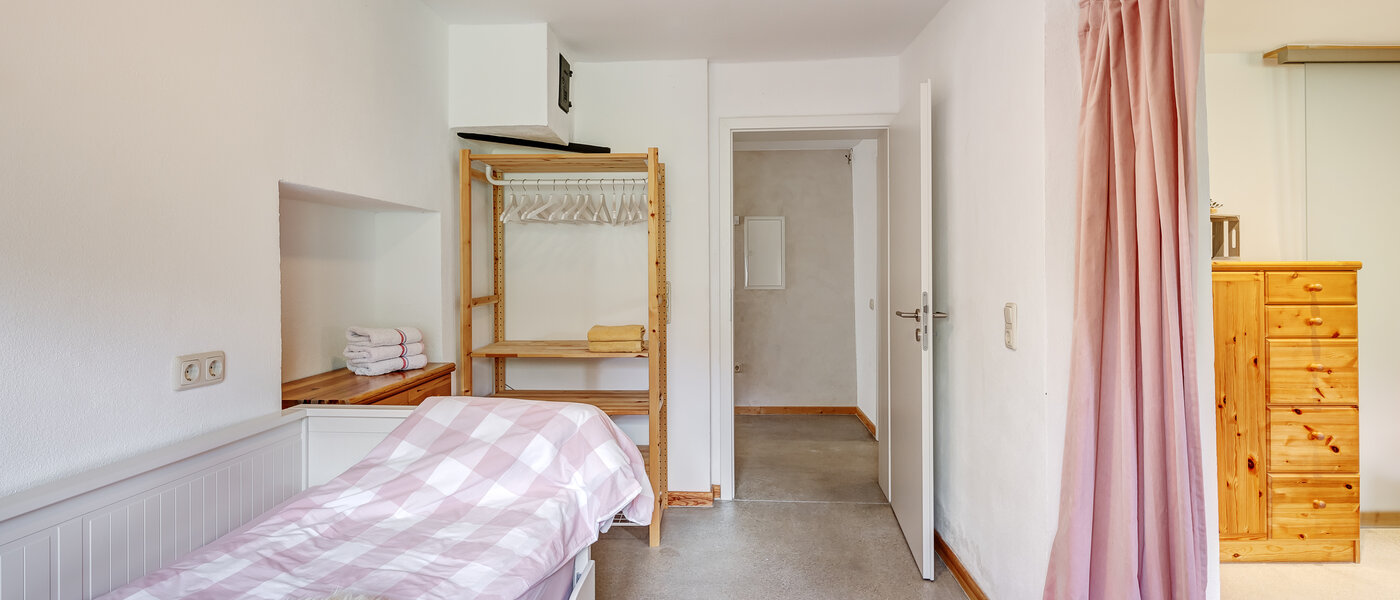 Lapos Tuntenhausen 07 Hálószoba 13021