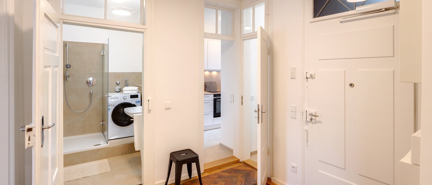 Ploché München Isarvorstadt 02 Chodba/chodba 13027