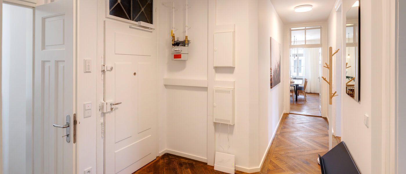 Ploché München Isarvorstadt 03 Chodba/chodba 13027