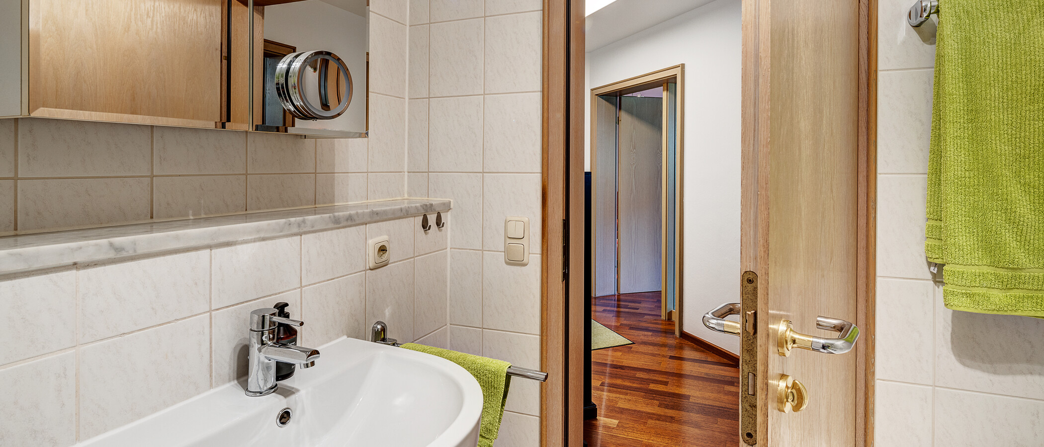 Flat München Schwabing-Nord (zw. Belgrad- & Leopoldstraße) 02 Baderom 13047
