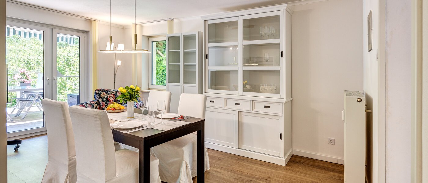 플랫 München Parkstadt Bogenhausen 04 거실 공간 13049