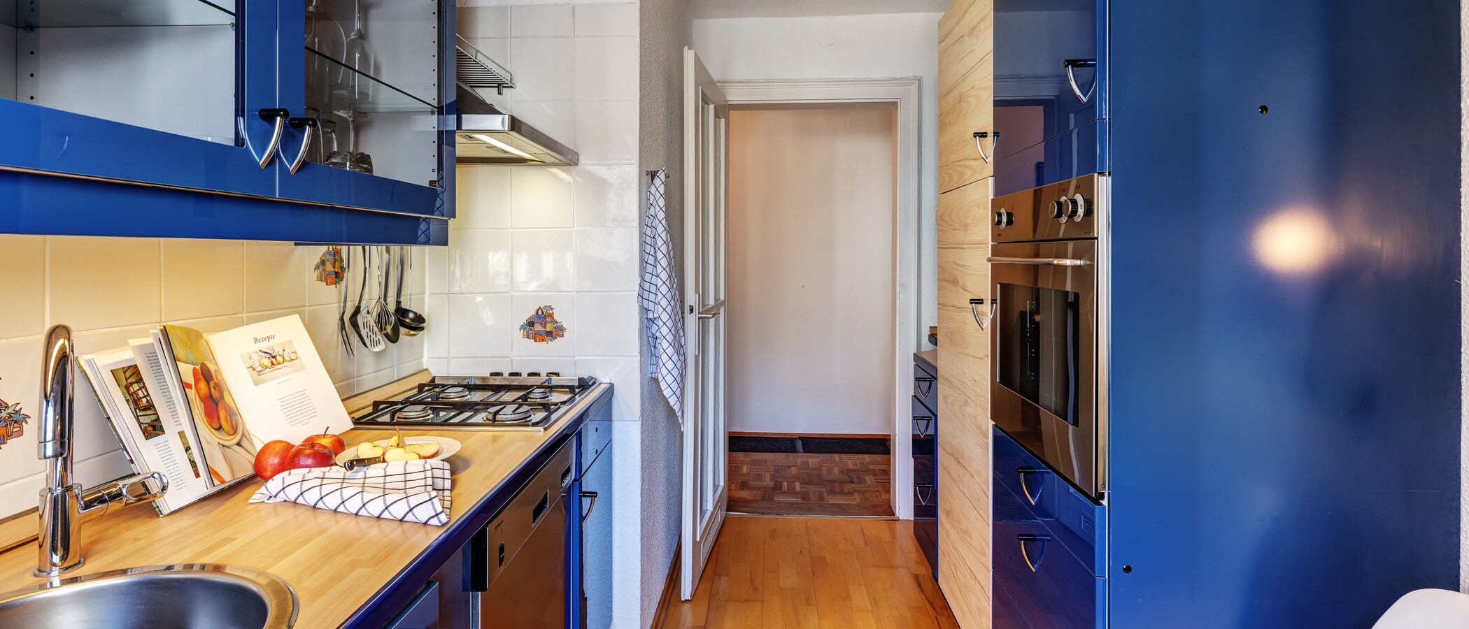 Ravna stran München Schwabing-West (rund um den Hohenzollernplatz) 05 Kuhinja 1309