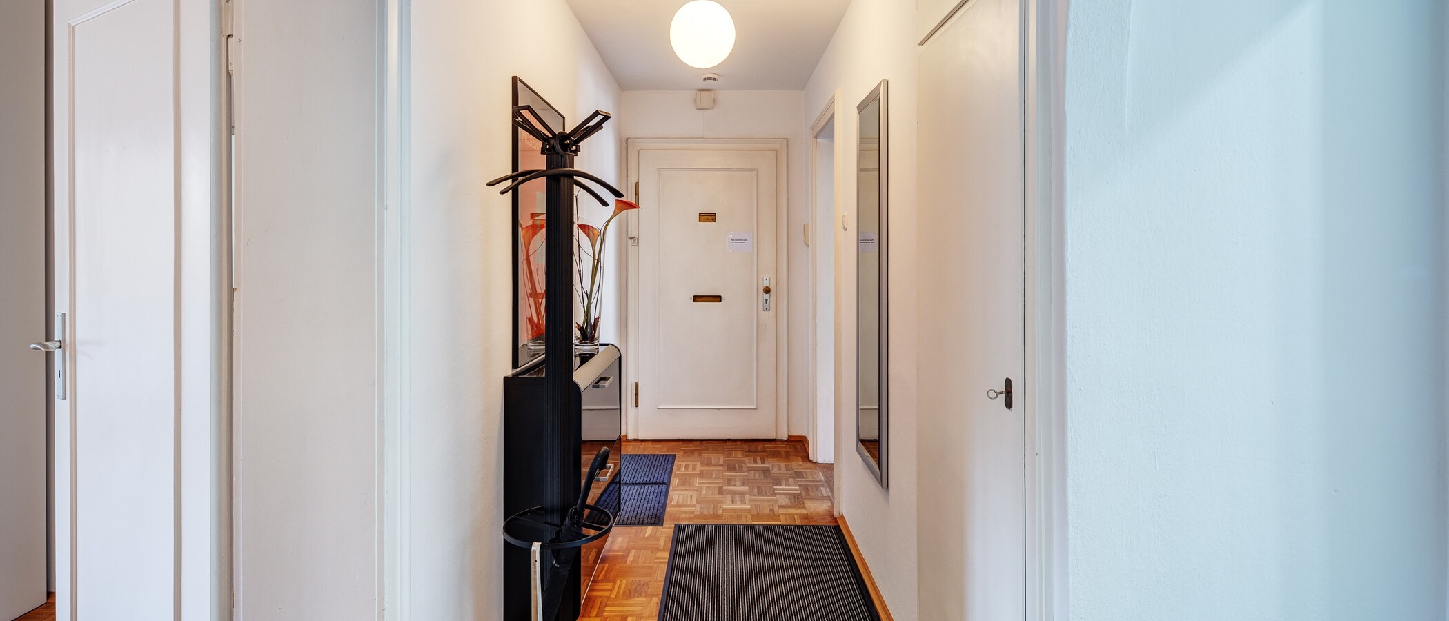 Ravna stran München Schwabing-West (rund um den Hohenzollernplatz) 02 Koridor/hodnik 1309