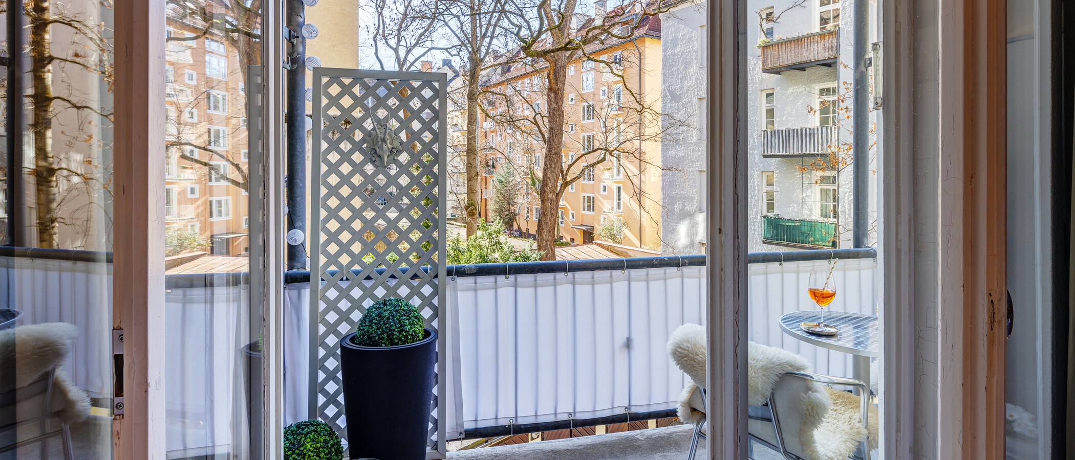 Ravna stran München Schwabing-West (rund um den Hohenzollernplatz) 02 Balkon 1309