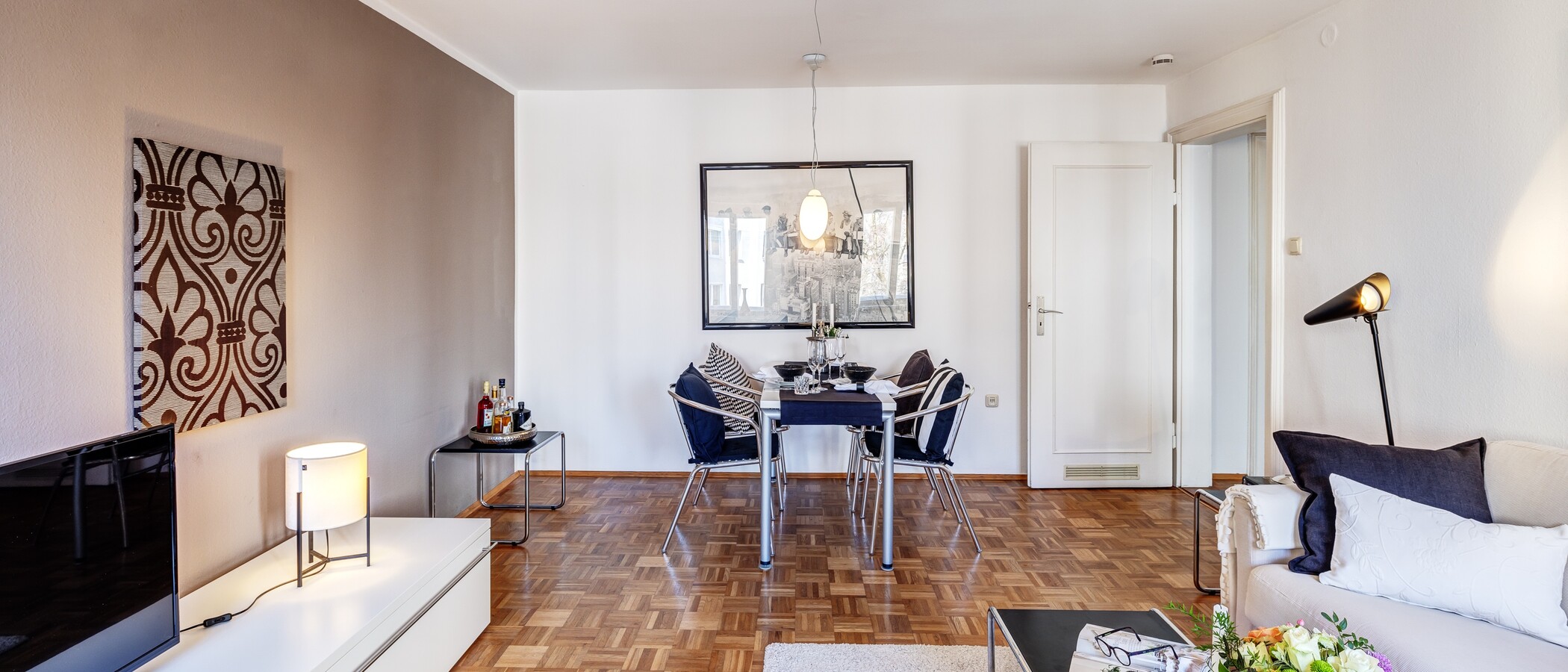 Ravna stran München Schwabing-West (rund um den Hohenzollernplatz) 03 Dnevna soba 1309