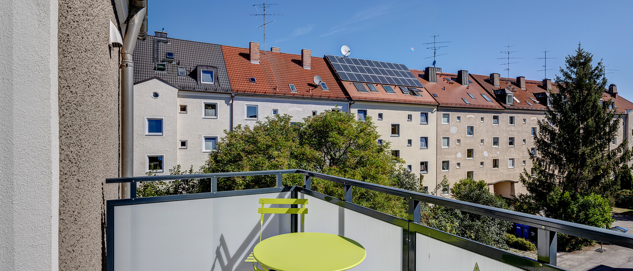 Ravna stran München Obersendling 01 Balkon 13112
