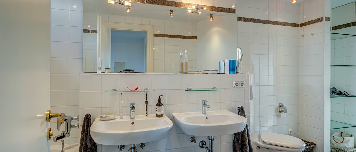 Maisonette-lägenhet München Sendling-Westpark 01 Badrum 13200