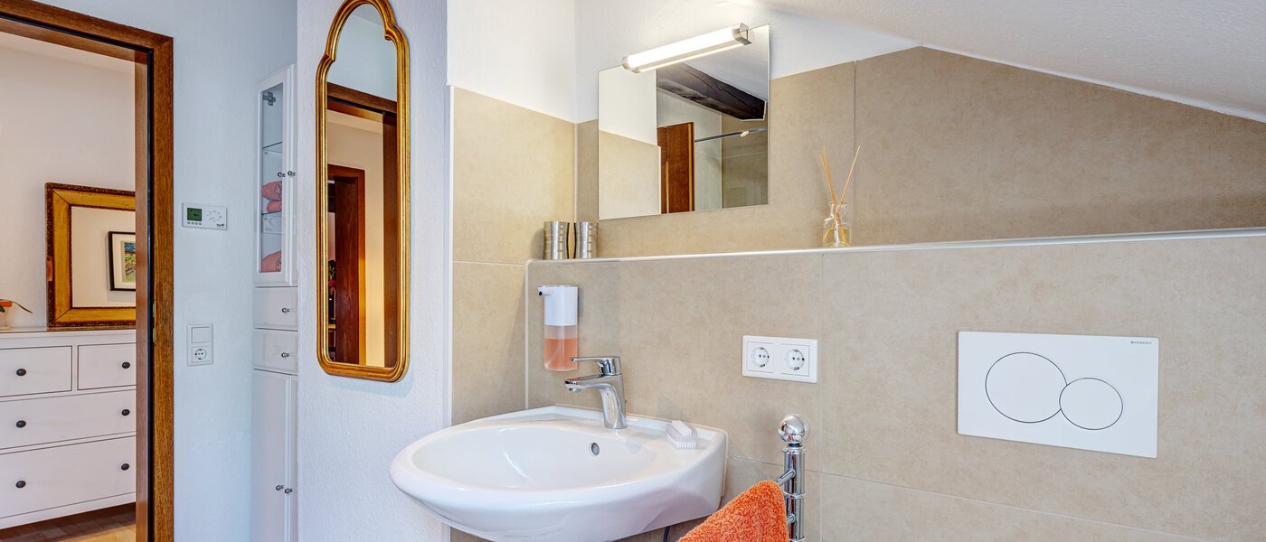 Podkrovný byt Inning am Ammersee 03 Kúpeľňa 13224