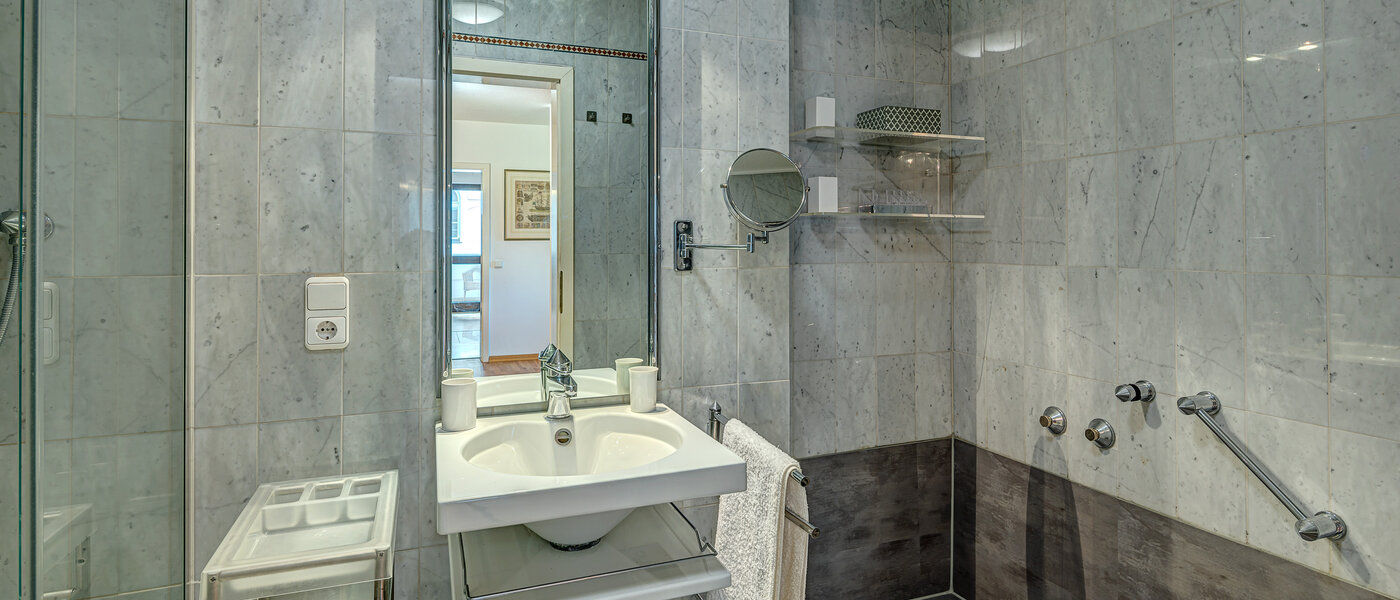 Ploché München Altbogenhausen 02 Koupelna 13244