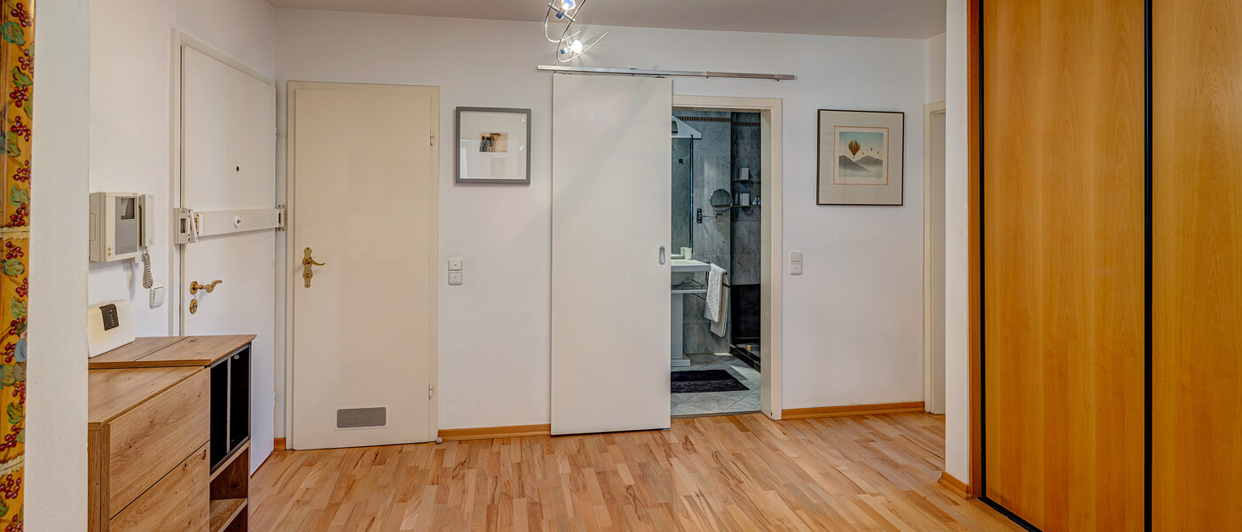 Ploché München Altbogenhausen 01 Chodba/chodba 13244