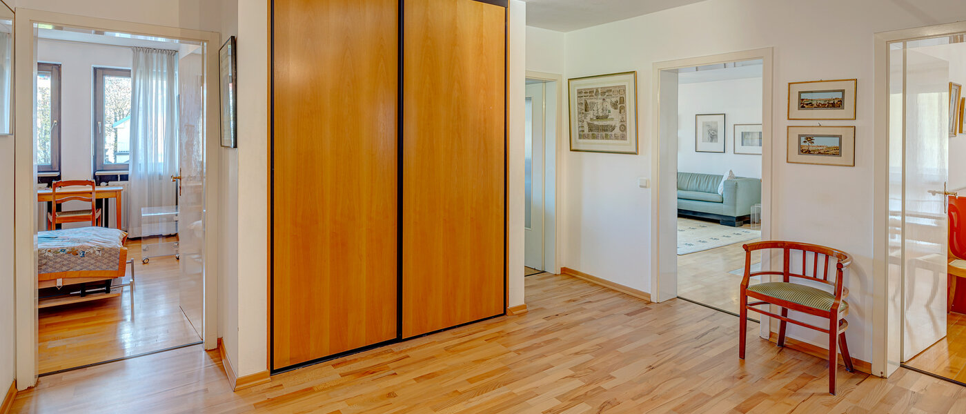 Ploché München Altbogenhausen 02 Chodba/chodba 13244