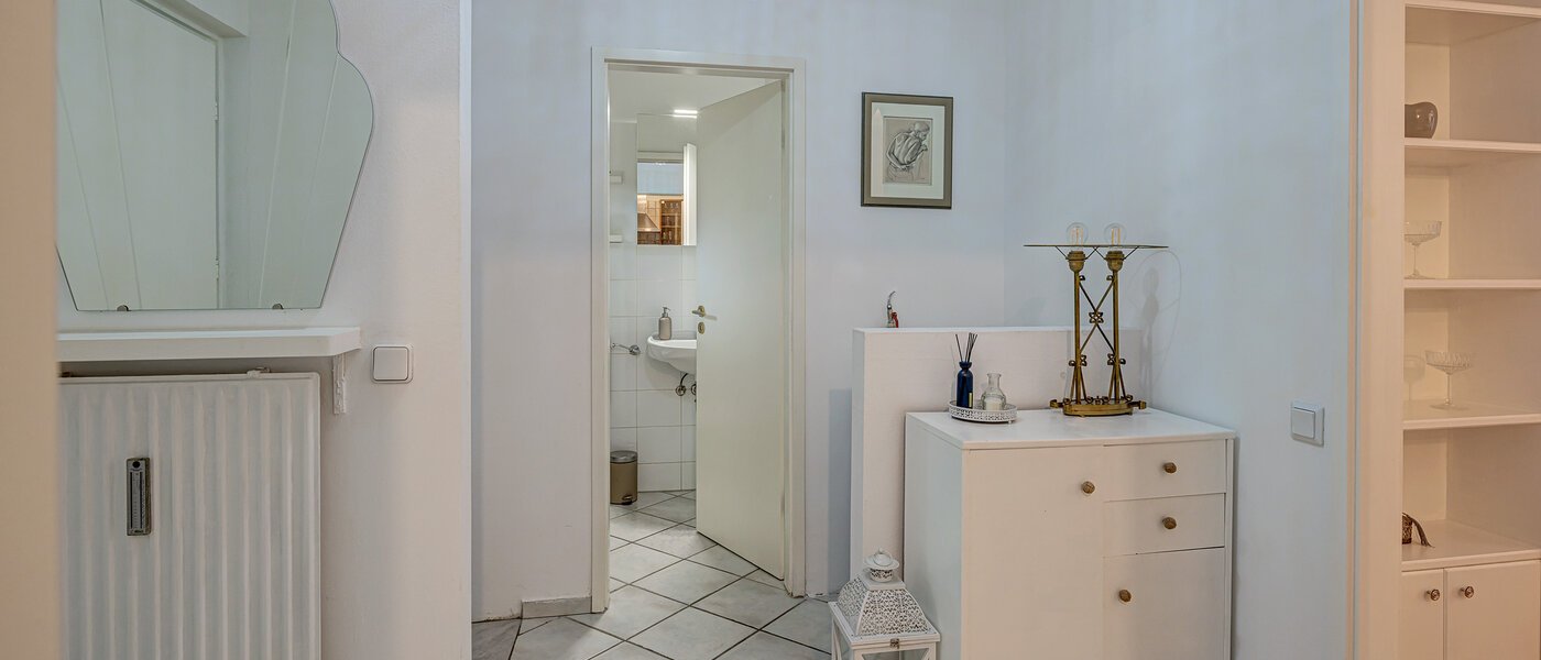 Ploché München Bogenhausen 02 Chodba/priestor 13259