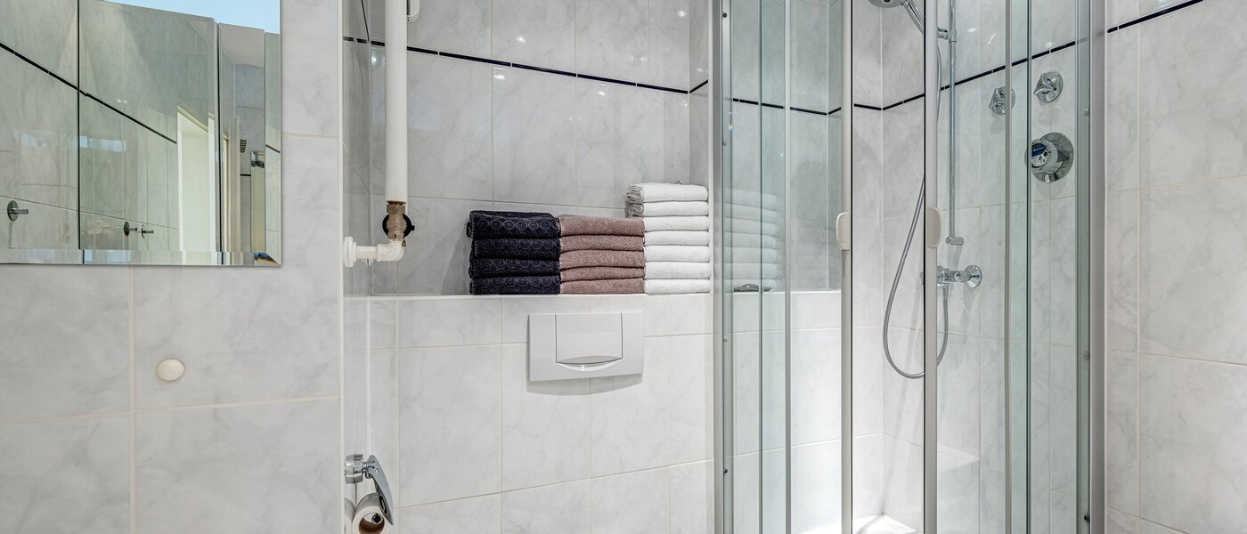 Tagterrasse-lejlighed München Moosach 04 Badeværelse 13292