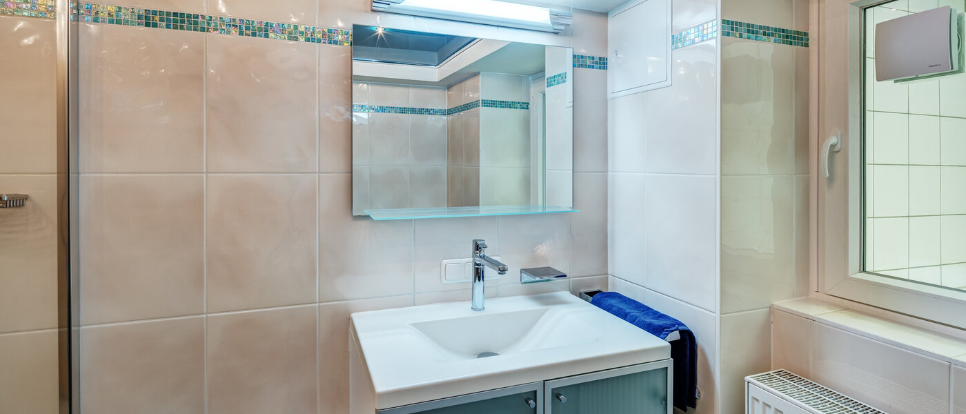 Középső sorház München Obersendling 02 2. fürdőszoba 13312