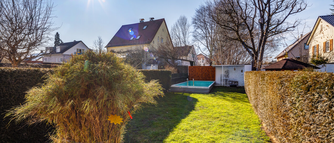 Középső sorház München Obersendling 01 Kert 13312