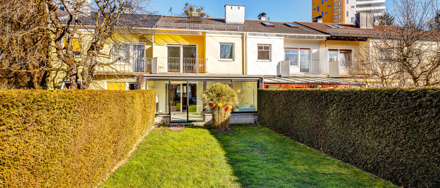 Középső sorház München Obersendling 03 Kert 13312