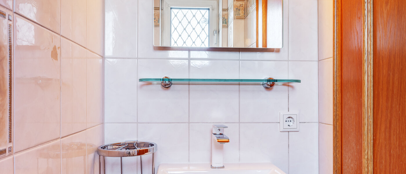 Középső sorház München Obersendling 01 Vendég WC 13312