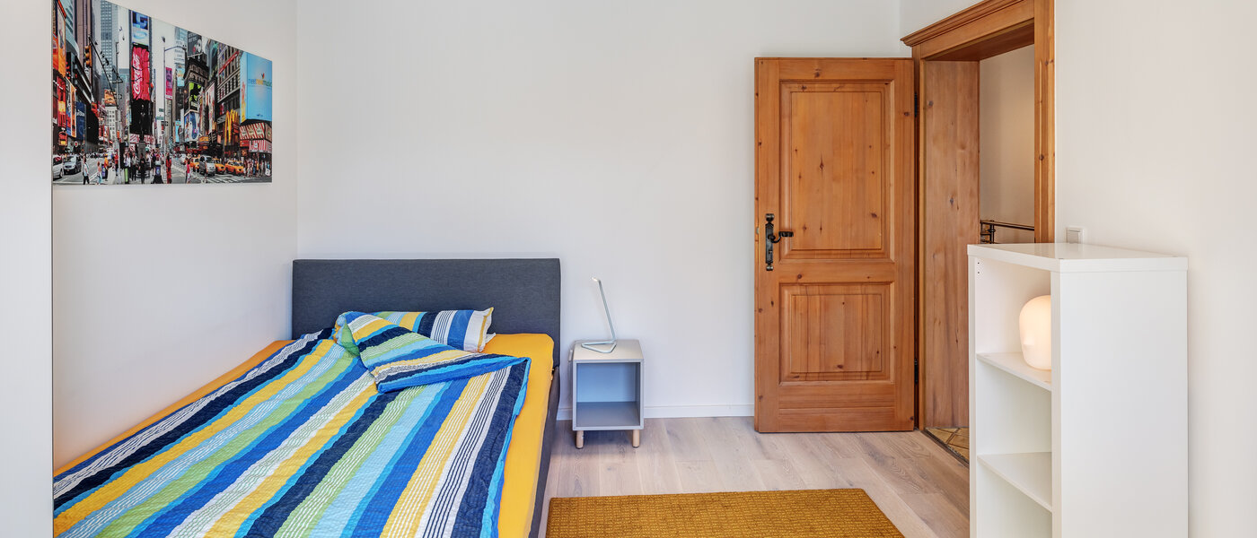 Középső sorház München Obersendling 03 2. hálószoba 13312