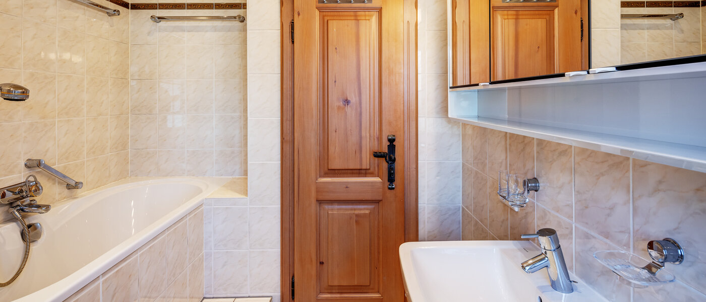 Középső sorház München Obersendling 03 1. fürdőszoba 13312