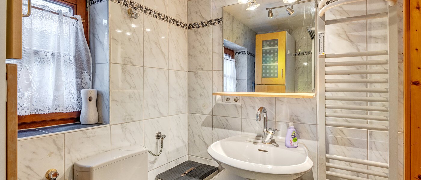 Ravna stran München Moosach 01 Kopalnica 13319