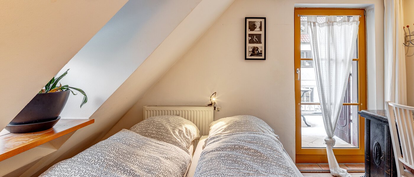 Ravna stran München Moosach 02 1. spalnica 13319