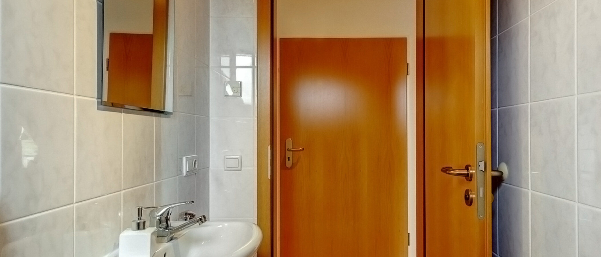 Lapos München Berg am Laim 02 Vendég WC 13337