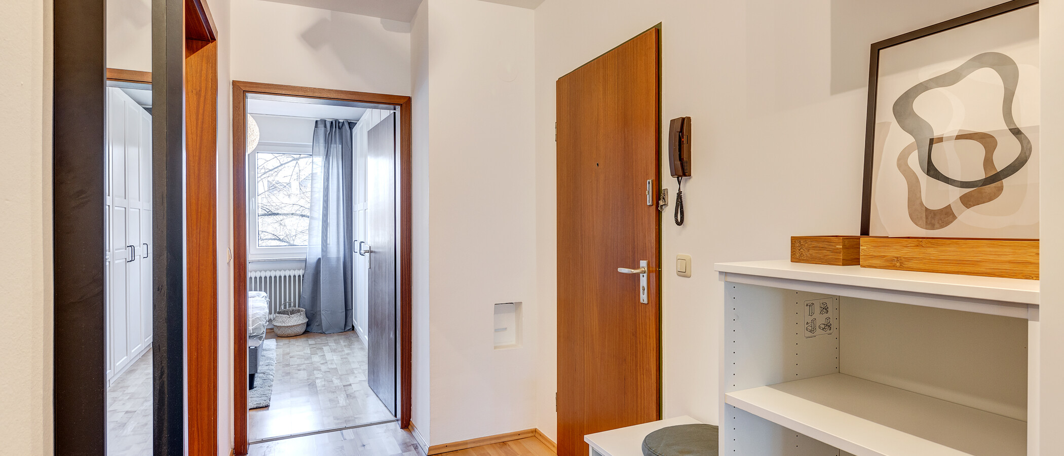Плоский München Neuhausen 02 Коридор/передпокій 13344