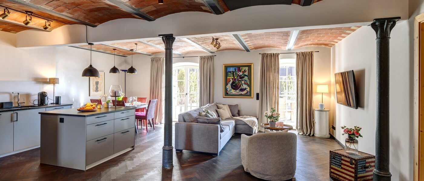 Ravna stran Waakirchen 01 Dnevni prostor 13353