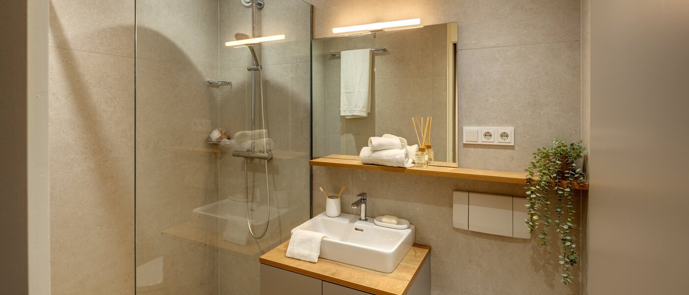 Ravna stran München Olympiadorf 01 Kopalnica 13379