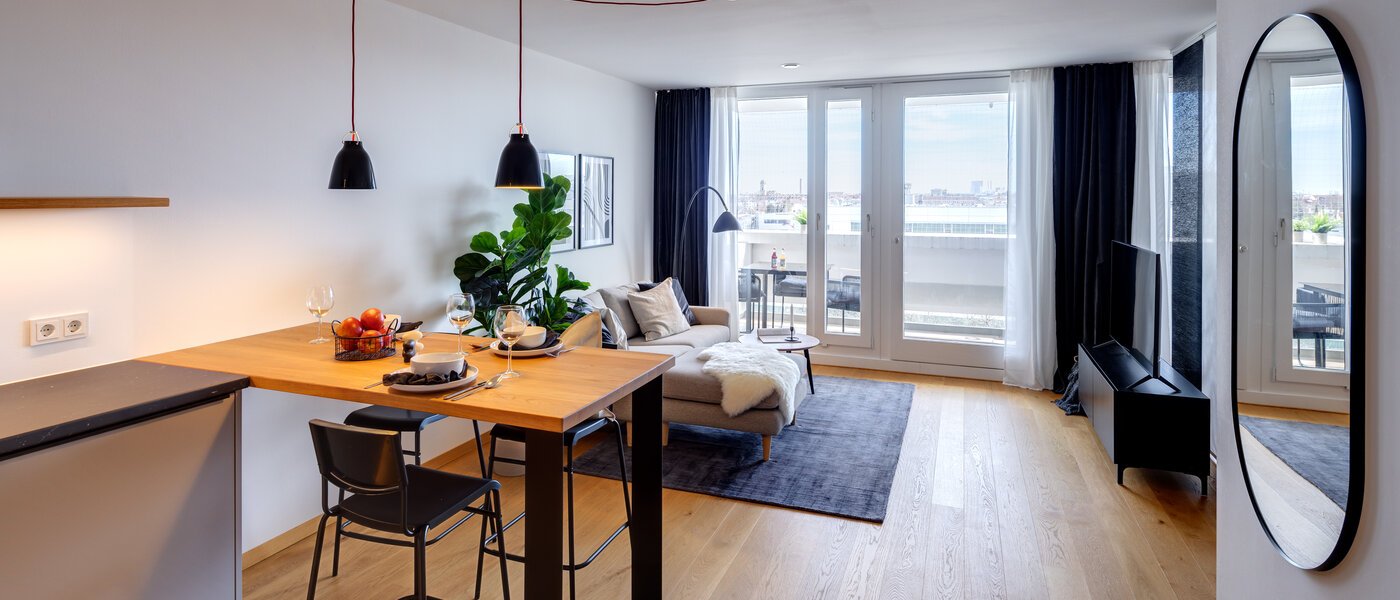 Ravna stran München Olympiadorf 02 Dnevni prostor 13379