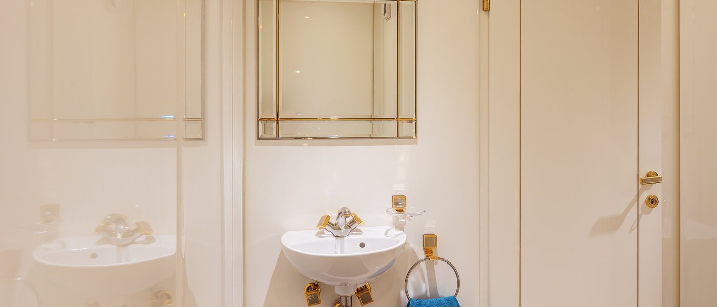 Hus Vaterstetten Baldham 01 sep. toilet 13408