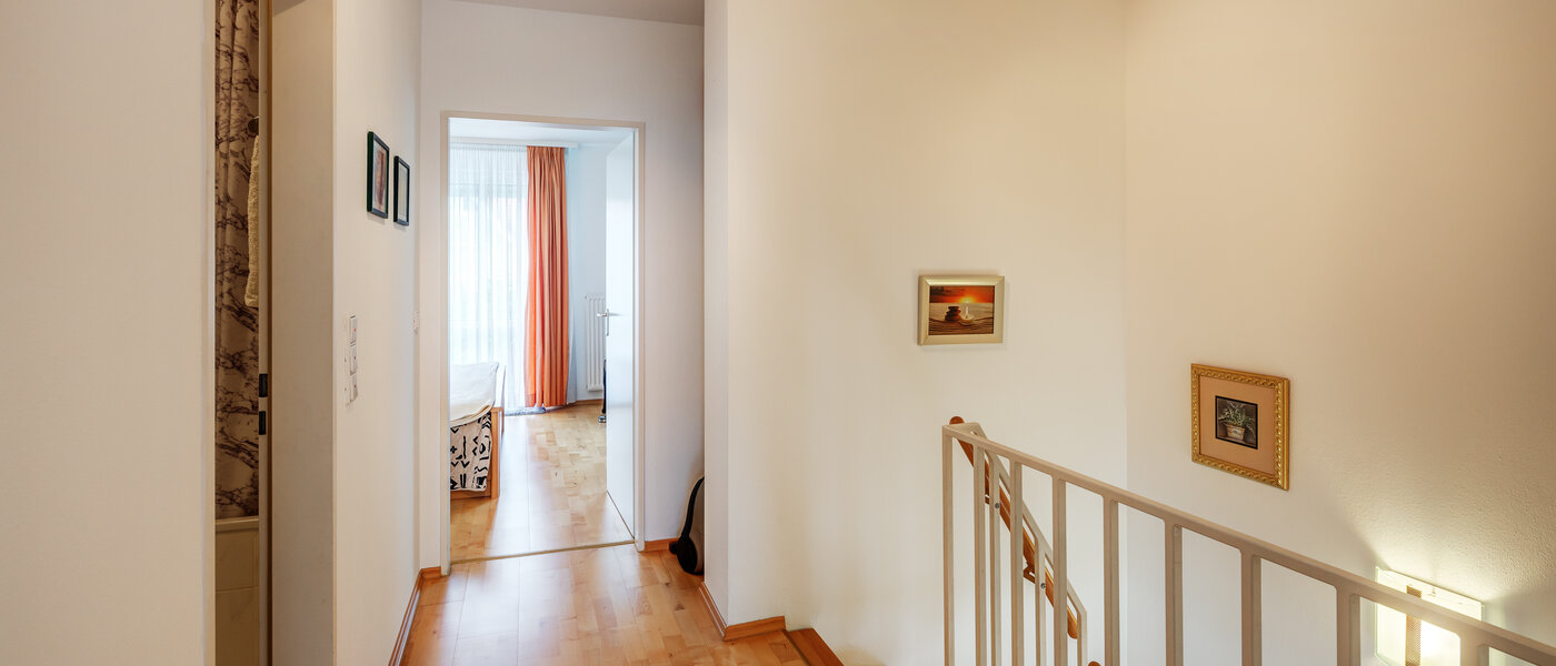 Apartamento maisonette München Waldperlach 04 Corredor/passagem 13502