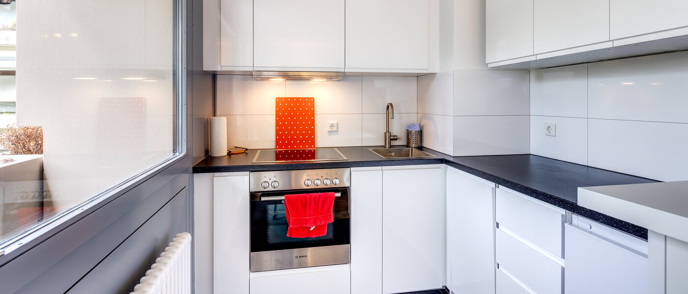 Ravna stran München Schwabing-West (rund um den Hohenzollernplatz) 01 Kuhinja 13567