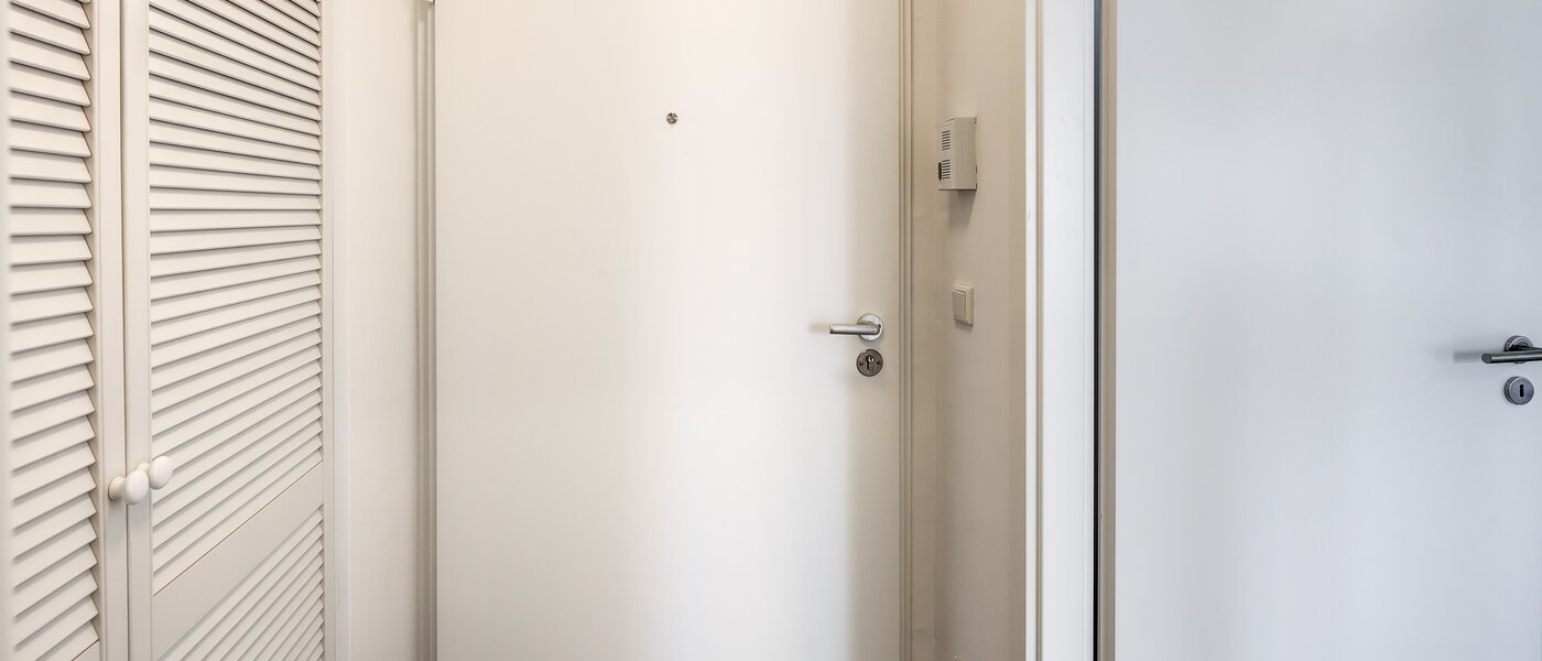 Ravna stran München Schwabing-West (rund um den Hohenzollernplatz) 02 Koridor/hodnik 13567