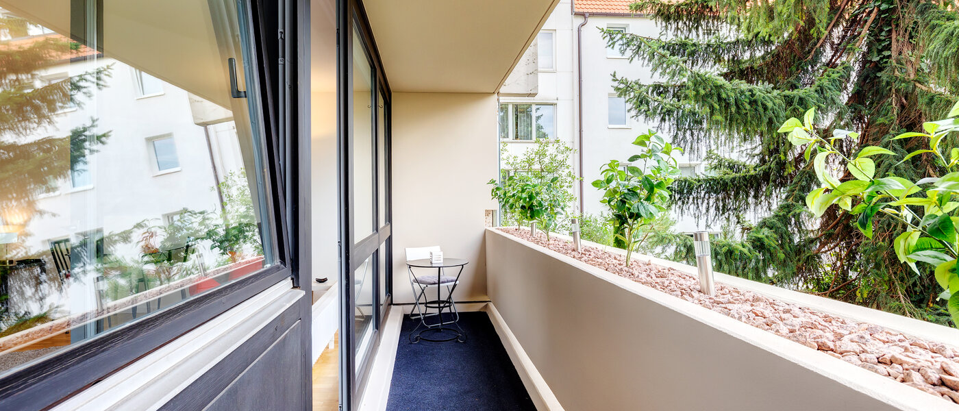 Ravna stran München Schwabing-West (rund um den Hohenzollernplatz) 01 Balkon 13567