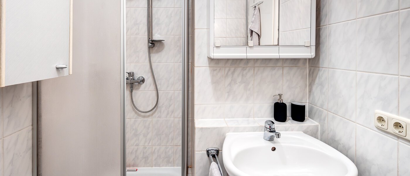 Płaski München Obermenzing 02 Łazienka 13578