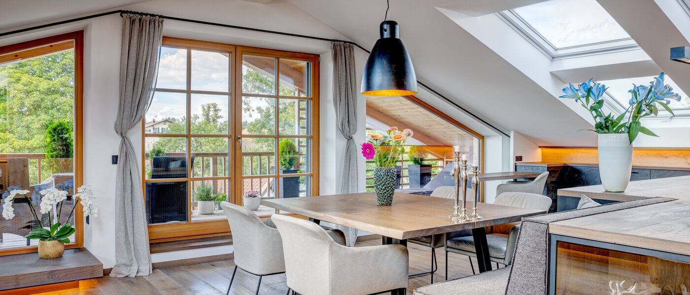 Vindsvåning Holzkirchen 01 Vardagsrum 13582