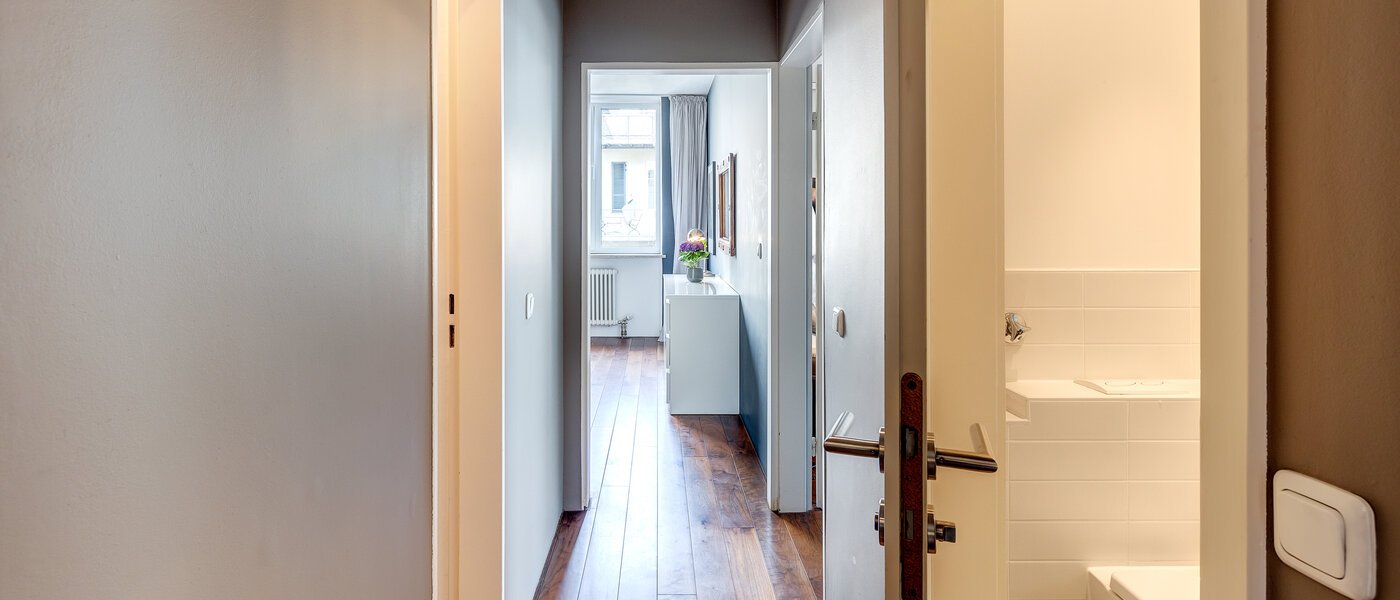 Düz München Altbogenhausen 04 Koridor/koridor geçidi 13633