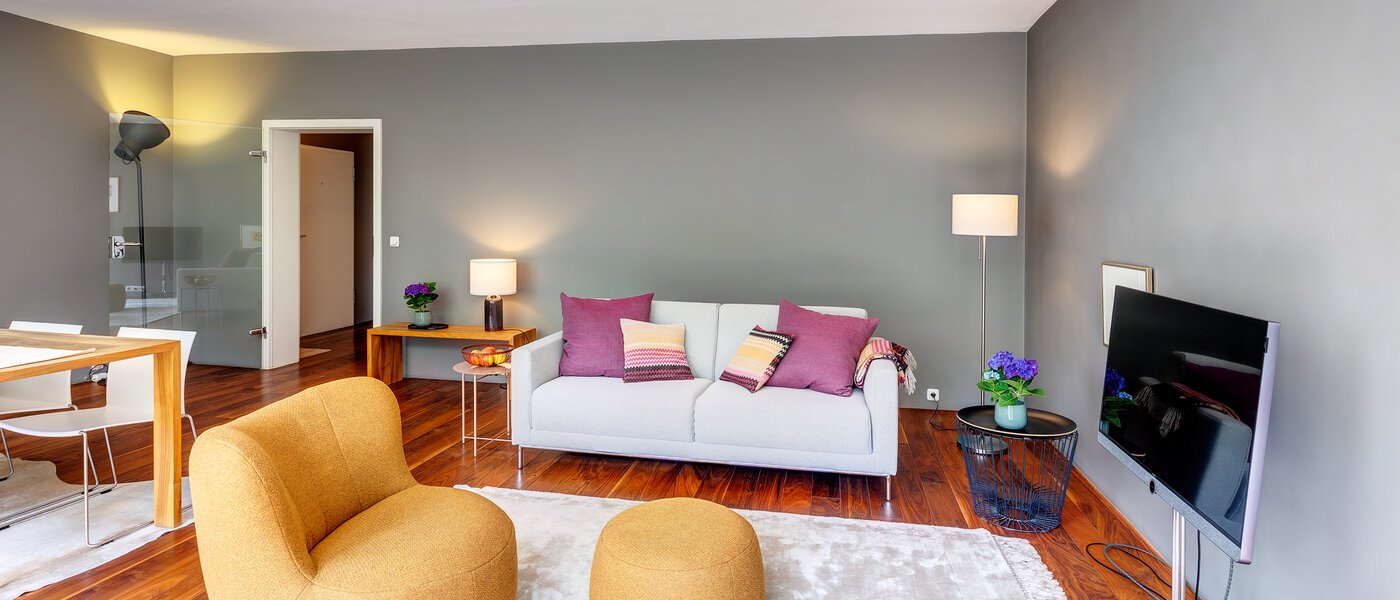 Düz München Altbogenhausen 04 Oturma odası 13633