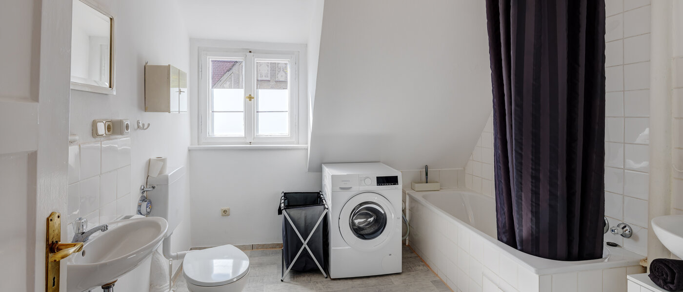 Podkrovní byt München Nymphenburg 01 Koupelna 13654