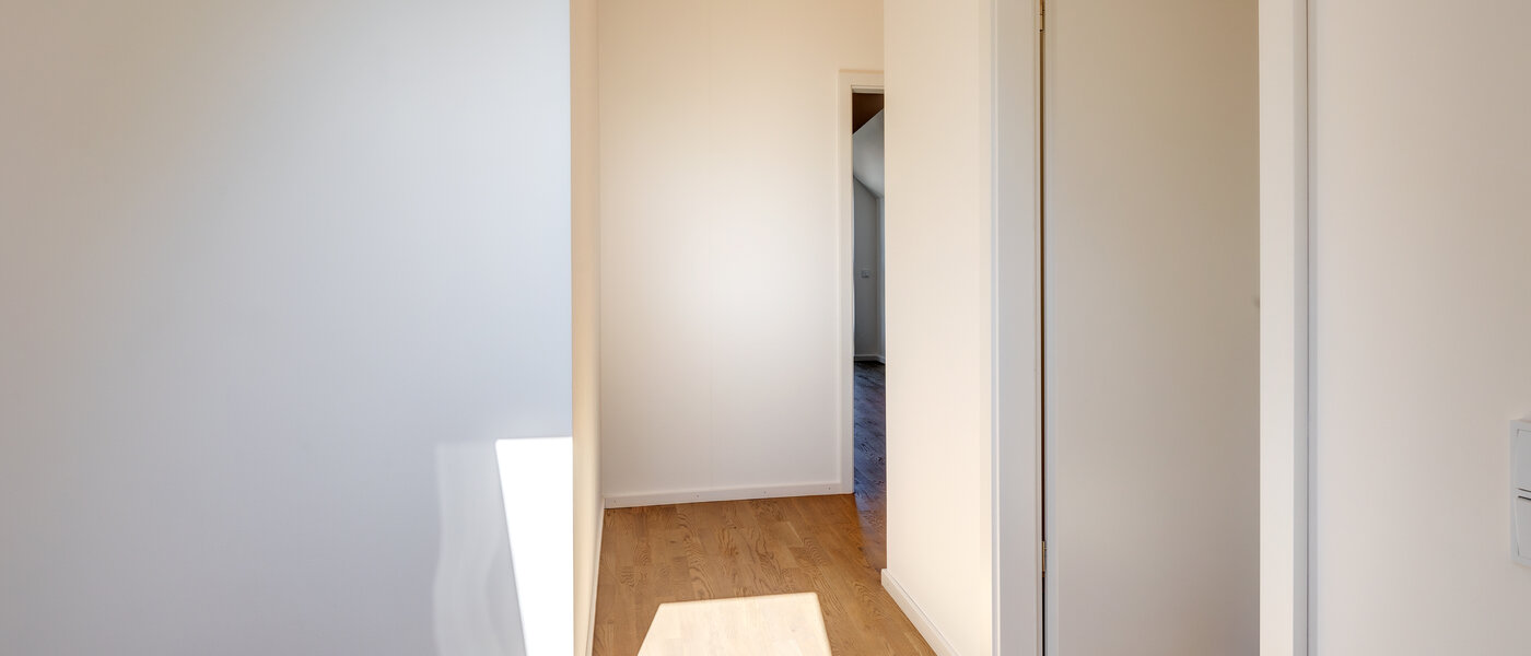 Vindsvåning Aschheim 05 Korridor/hallgång 13679
